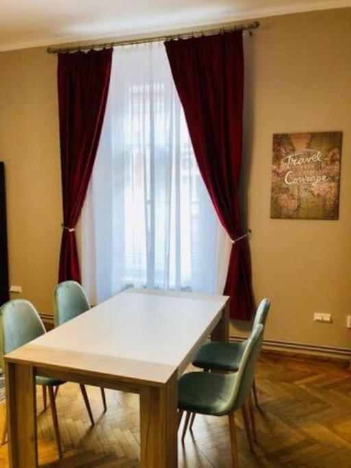 Apartment Joy City Unirii 16 2 *
